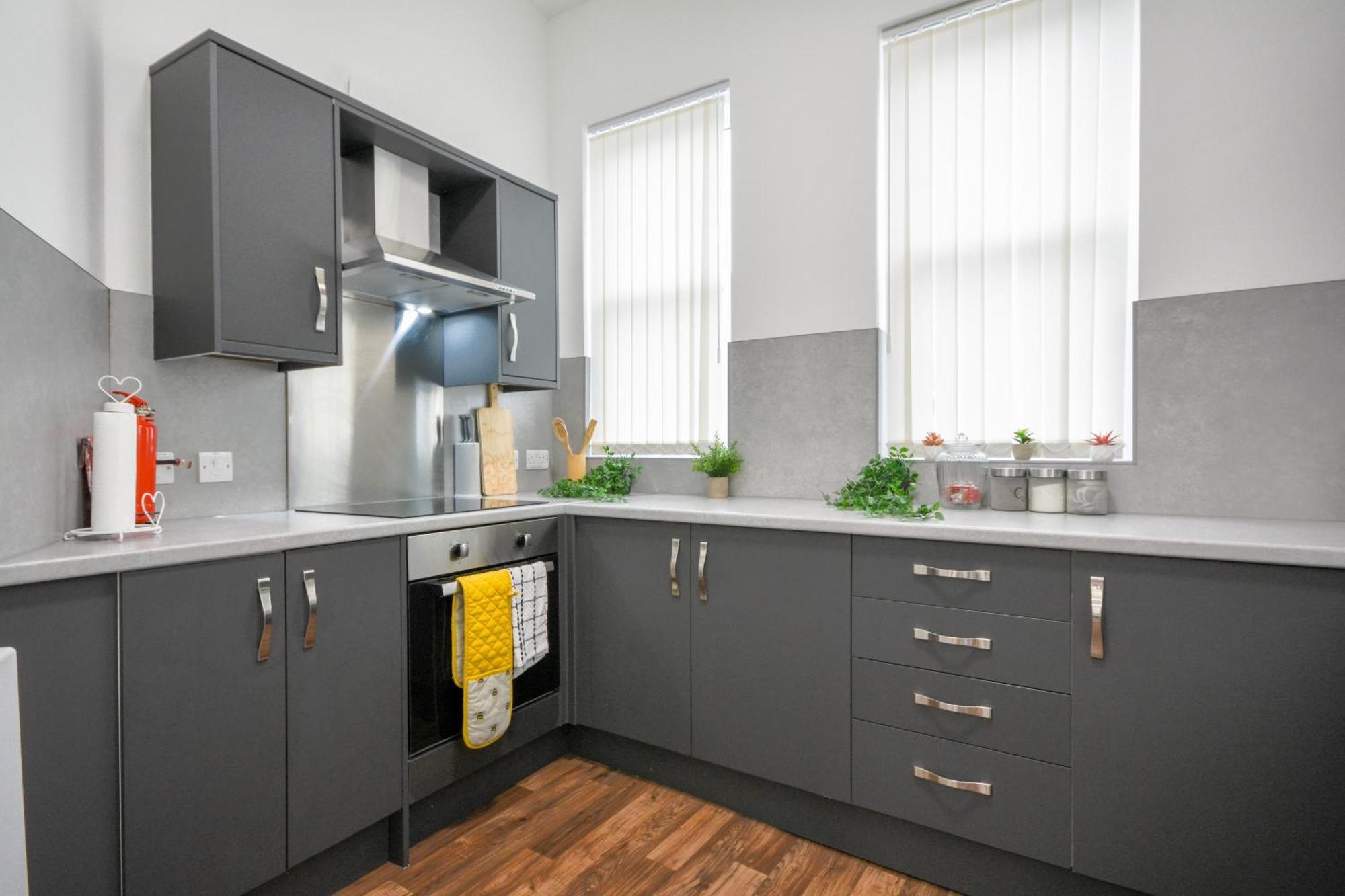 Stylish Suite With Free Parking Manchester Exterior photo