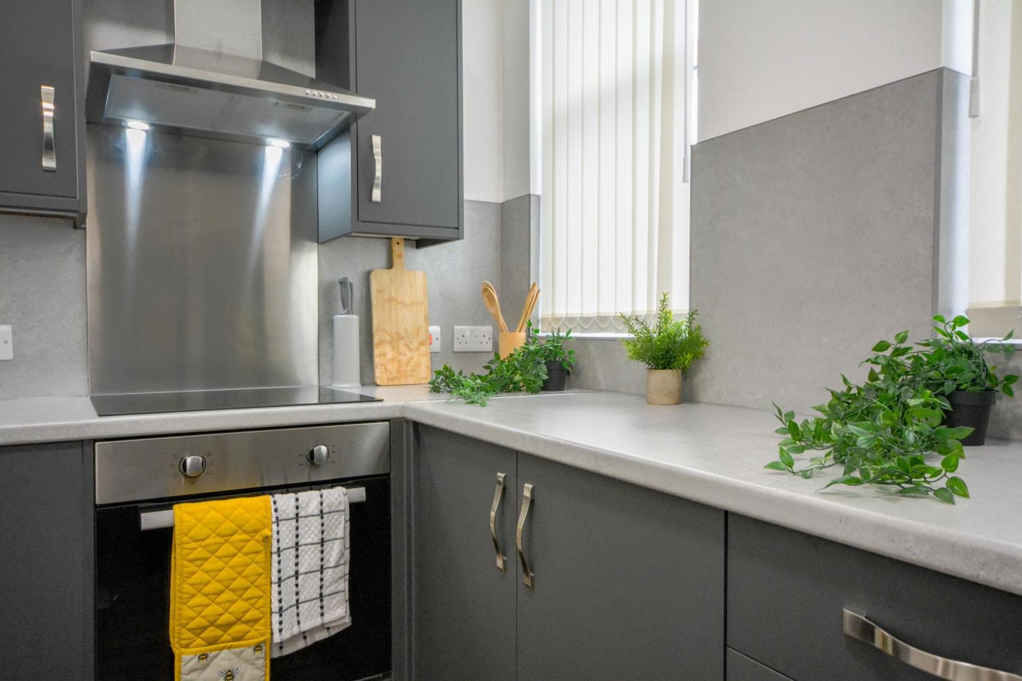 Stylish Suite With Free Parking Manchester Exterior photo